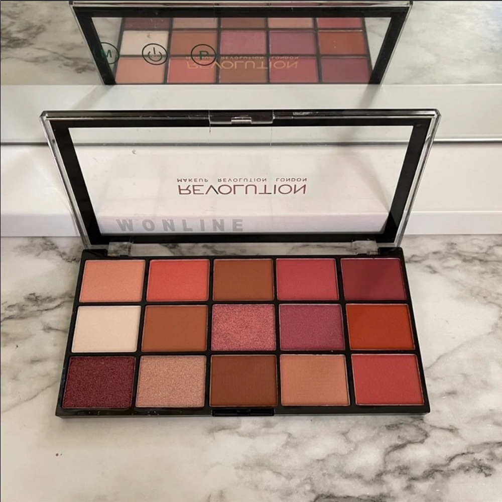 Makeup Revolution Iconic Newtrals 2